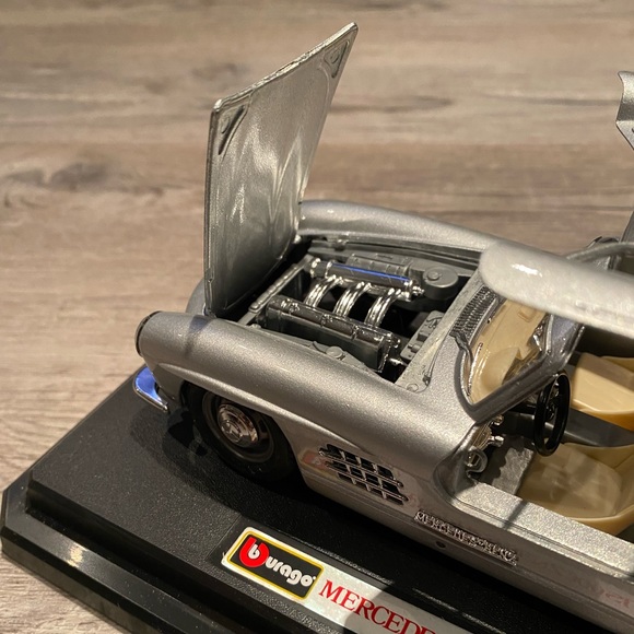 Burago 1954 Mercedes 300SL Die Cast Model 1/24 Scale Metal Car Car Silver - Picture 9 of 9